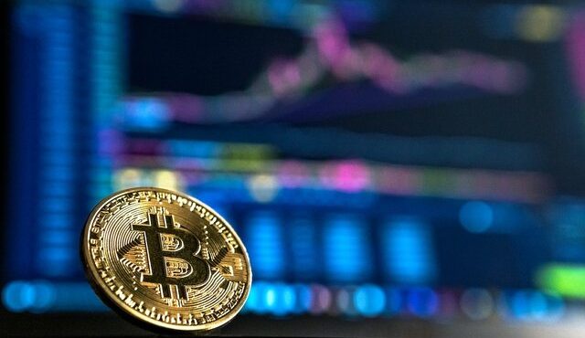 قیمت بیت‌کوین تکان خورد